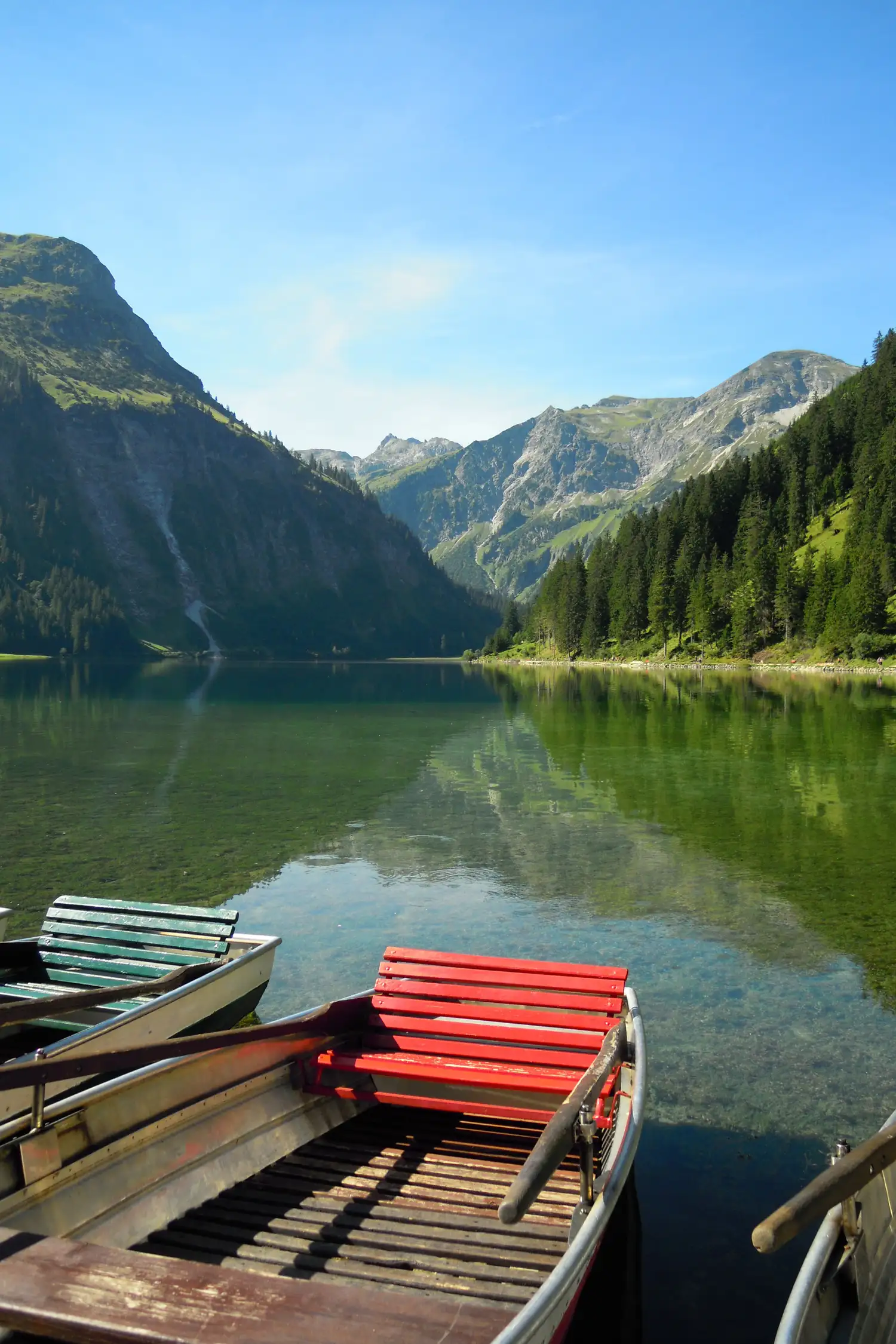 Three-lake hike in the Tannheimer Tal