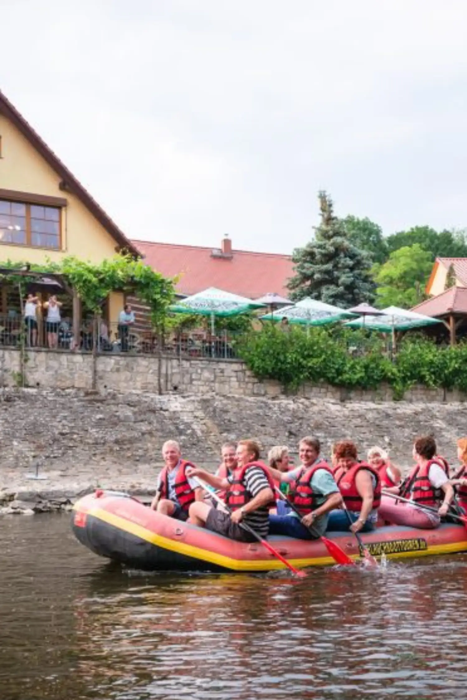 Genusstour auf der Saale – mit Ziel im Weindorf Kaatschen