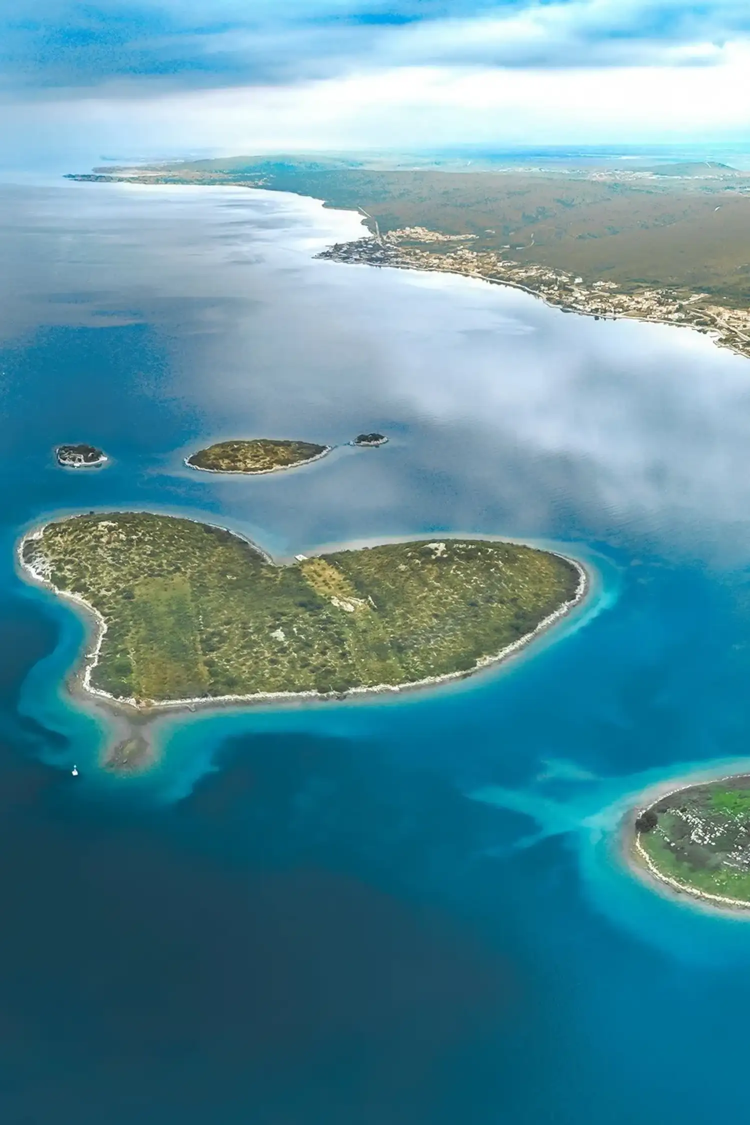 Sailing trip to the heart island of Galešnjak - romance on the Adriatic Sea