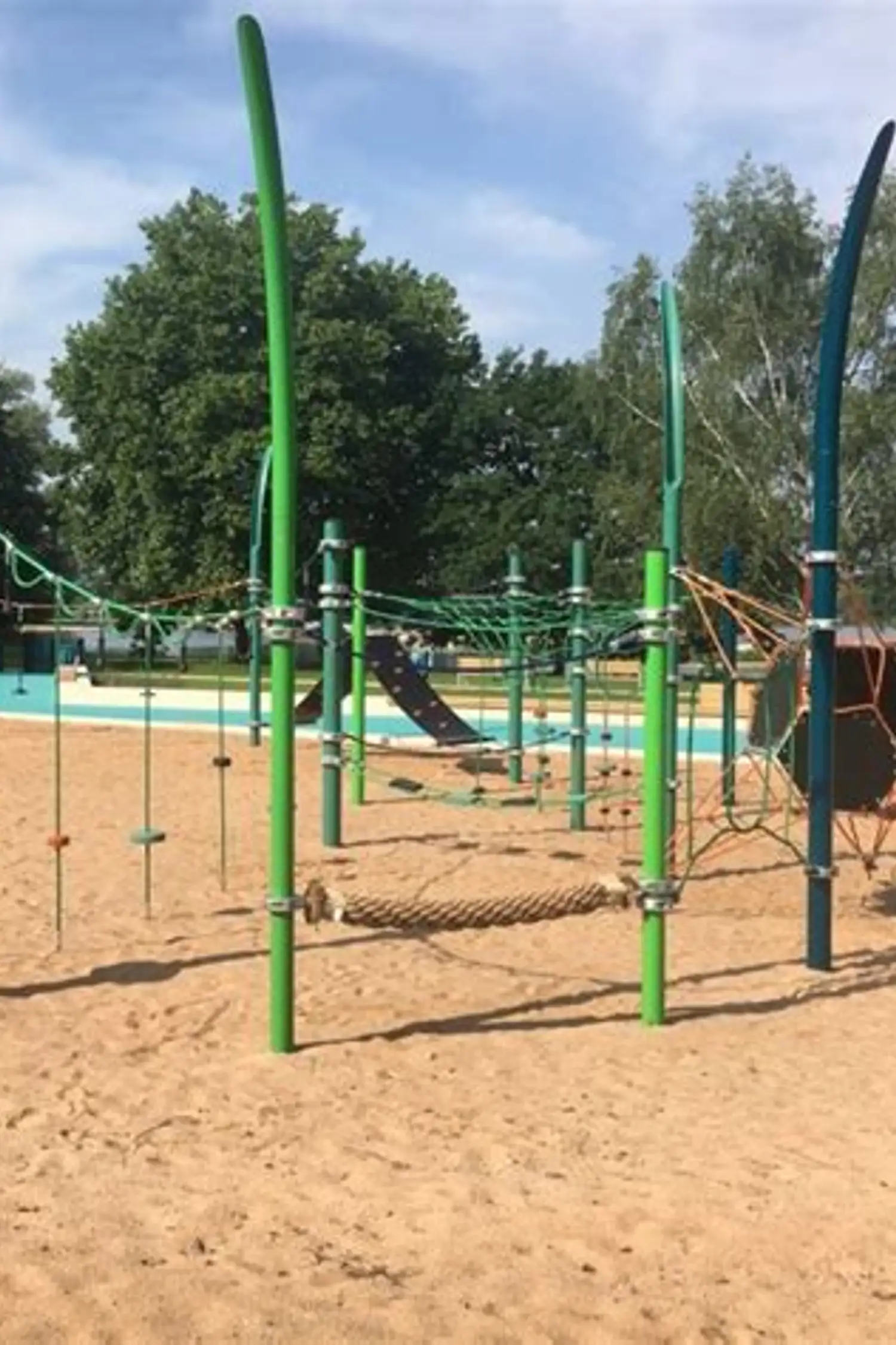 Adventure by the water: The Wöhrder Wiesenweg playground in Nuremberg