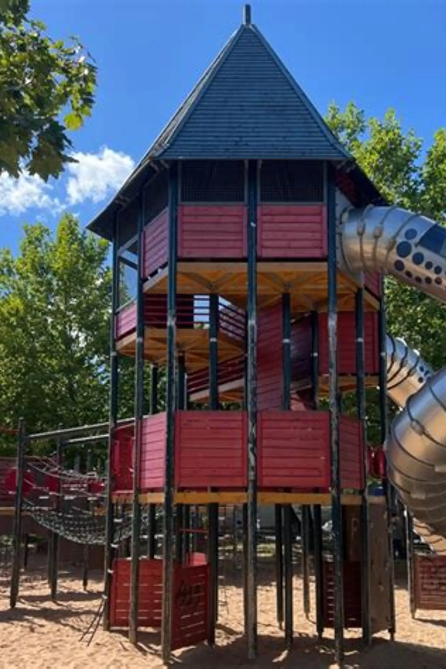 Fun, games and action: the Am Pferdemarkt playground in Nuremberg