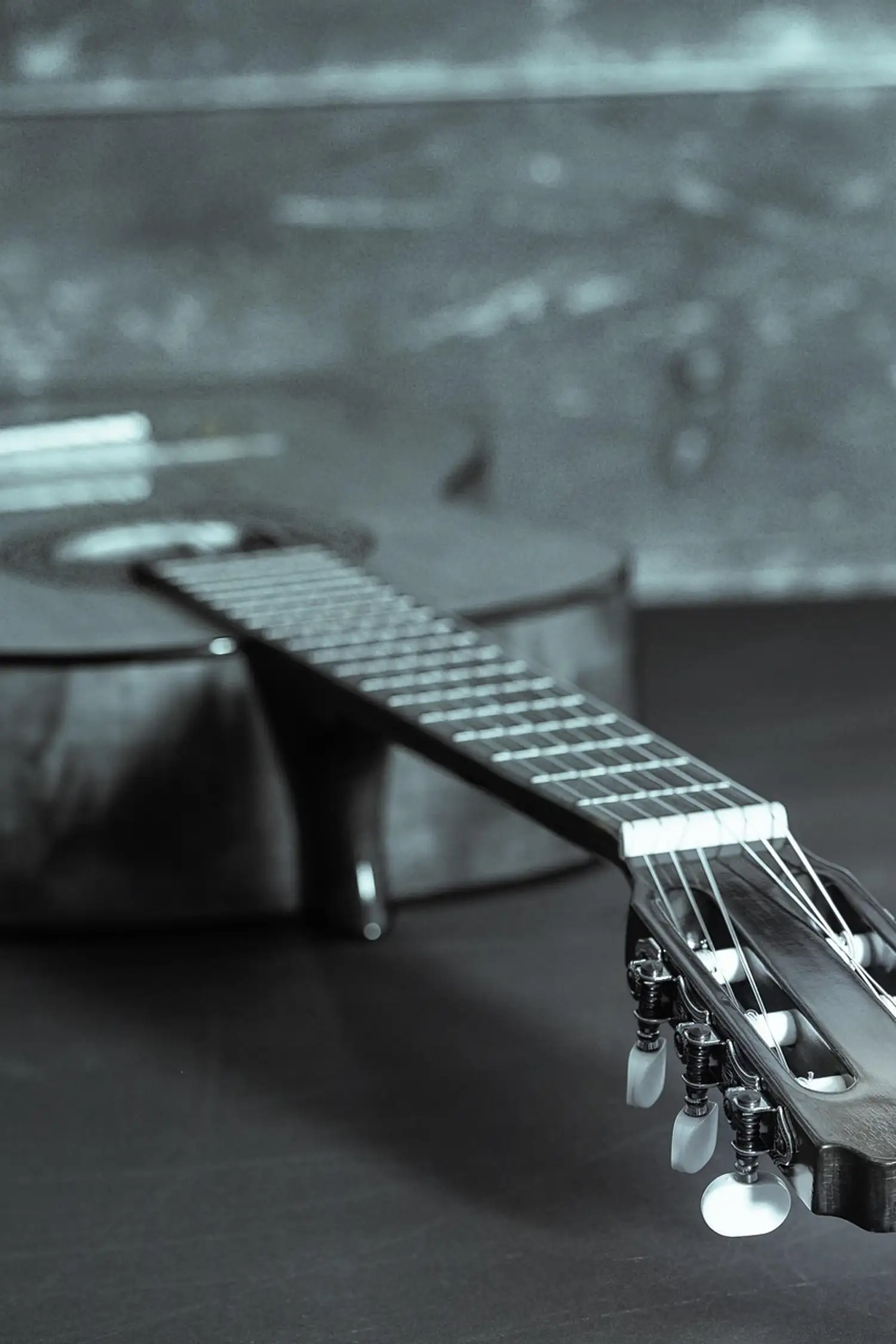 Live Music with Tobias